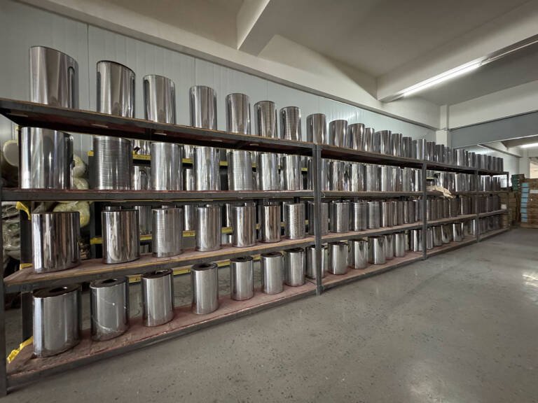 Printing plate roller