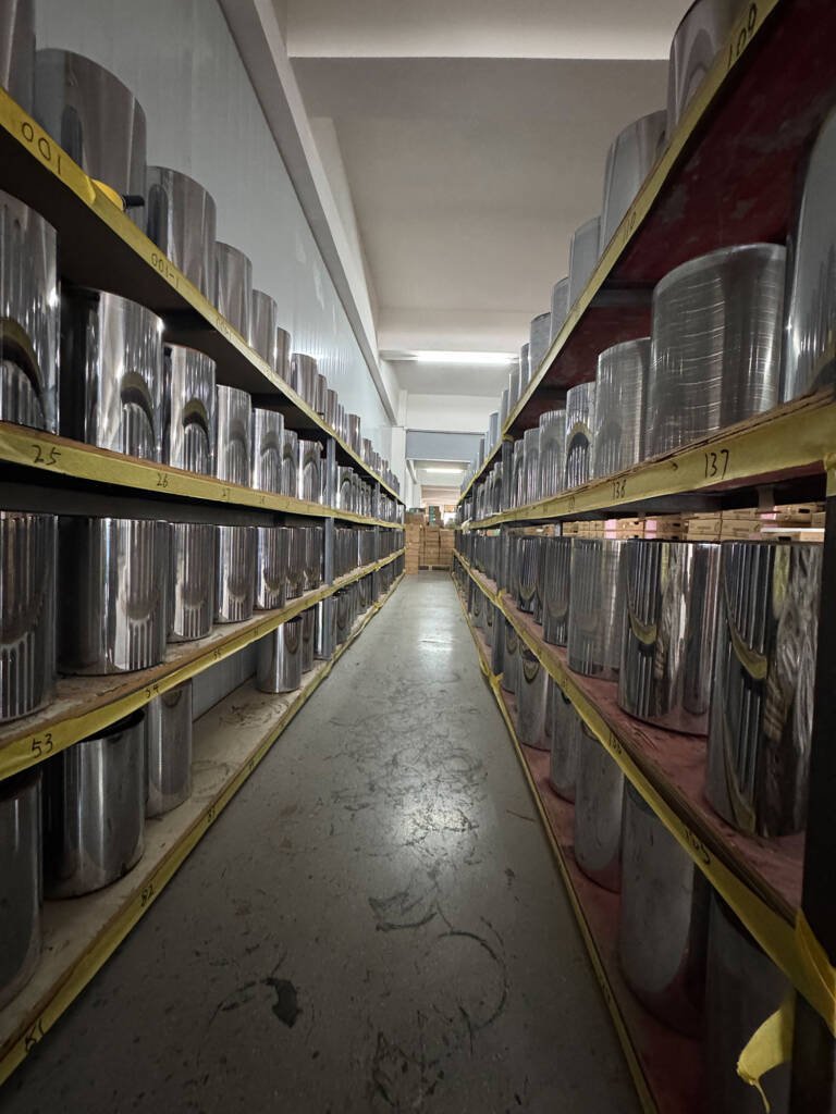 Printing plate roller